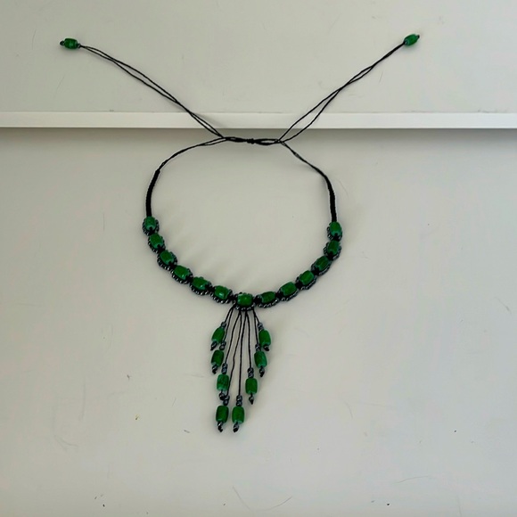 Handmade adjustable & reversible macrame green beads and hematite pearl necklace - Picture 4 of 10